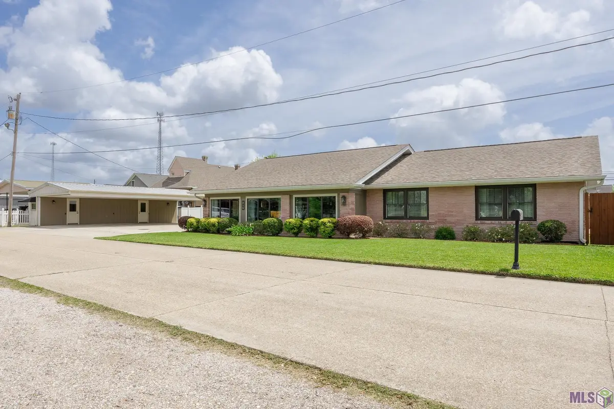 219 Canal St, Lockport, LA 70374 - #1