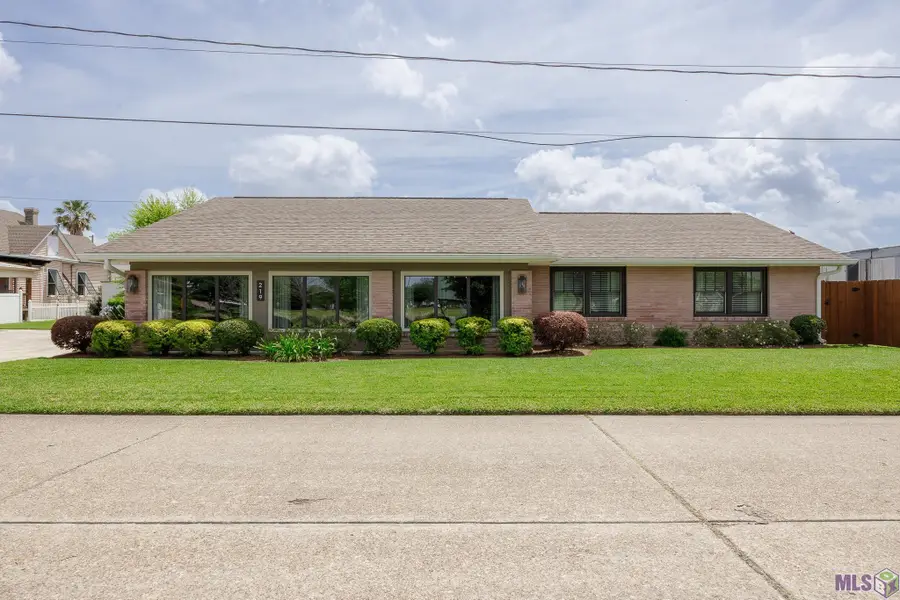 219 Canal St, Lockport, LA 70374 - #2