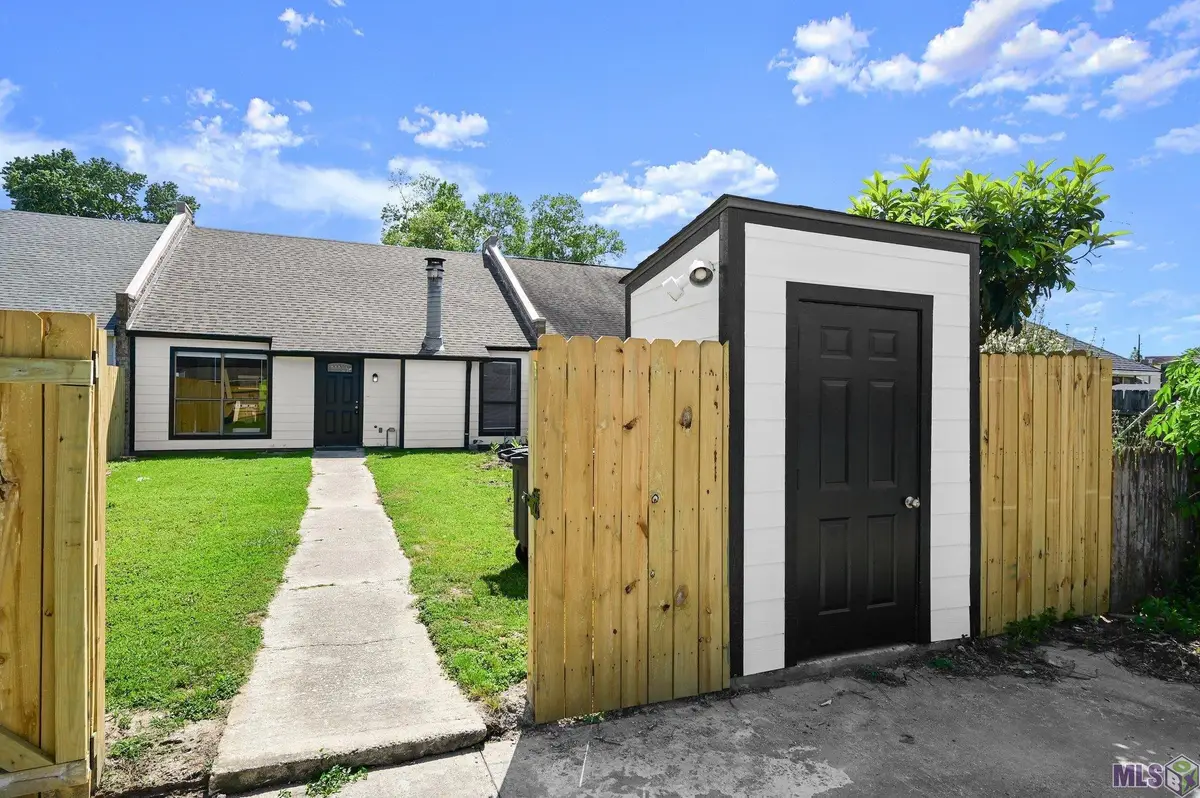 8826 Pecan Tree Dr, Baton Rouge, LA 70810 - #1