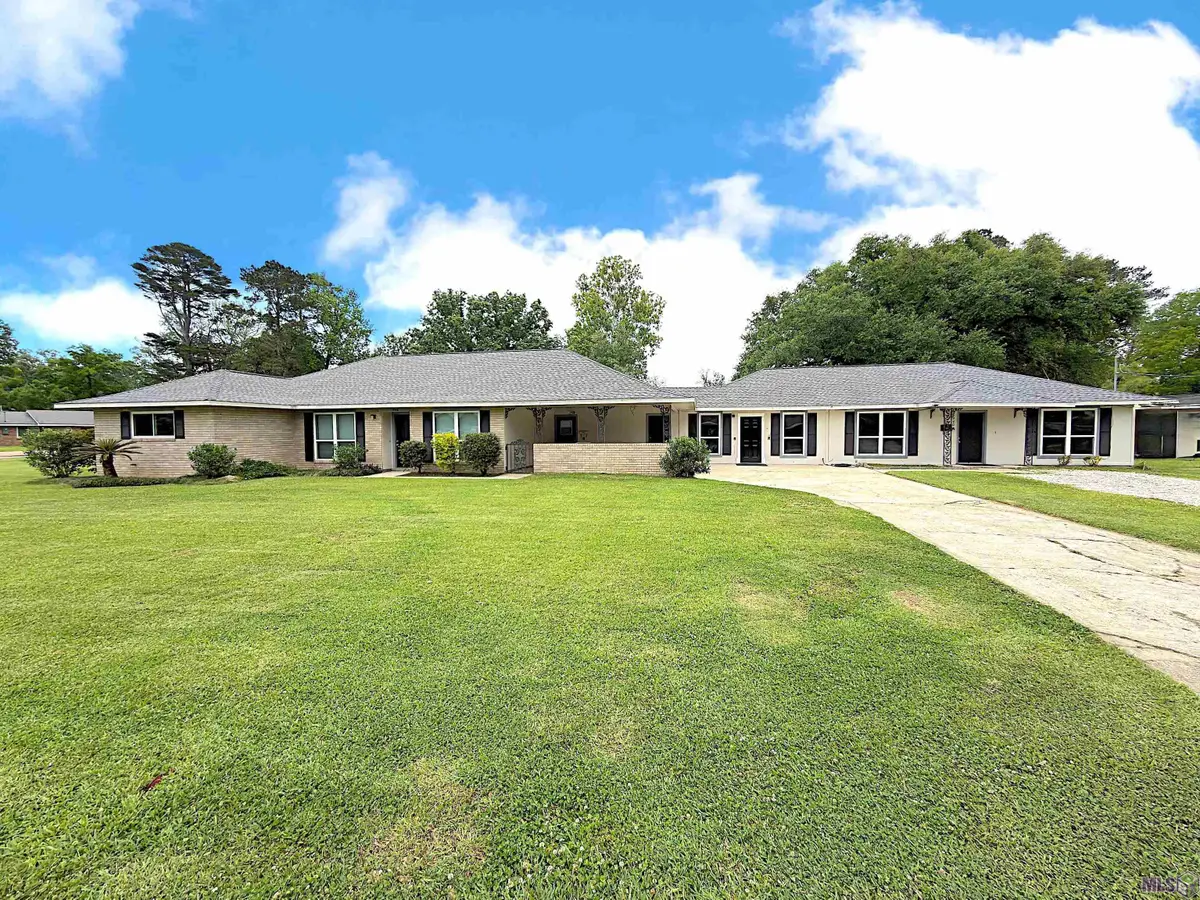 940 Robbie St, Denham Springs, LA 70726 - #1