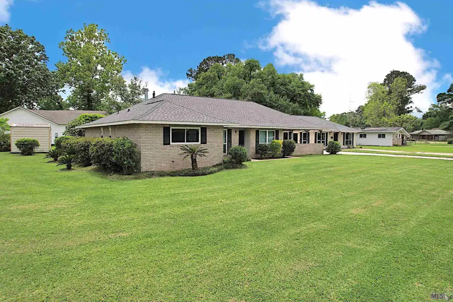 940 Robbie St, Denham Springs, LA 70726 - #2