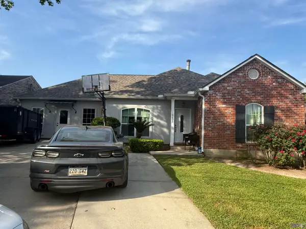 18605 Perkins Oaks Dr, Prairieville, LA 70769