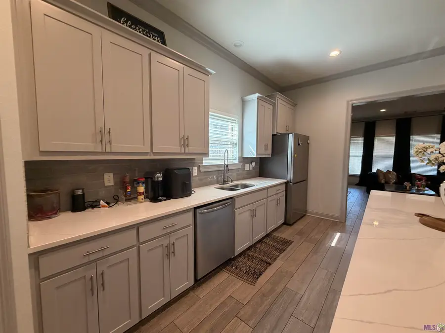 1074 Elliston Dr, Gonzales, LA 70737 - #3