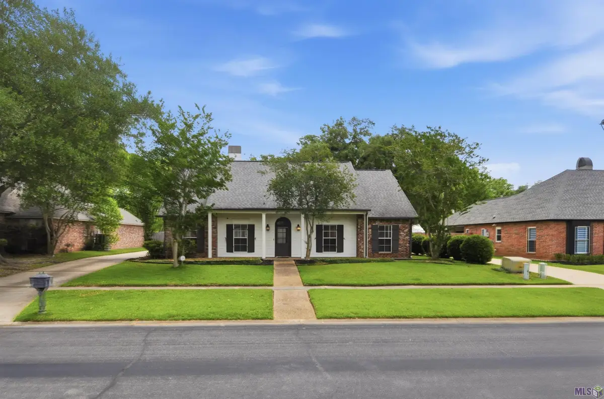 2040 Oakcliff Dr, Baton Rouge, LA 70810 - #1