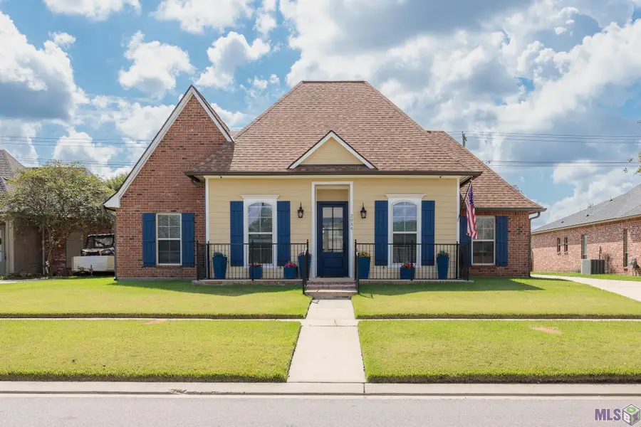 2034 Pointe South Dr, Zachary, LA 70791 - #2