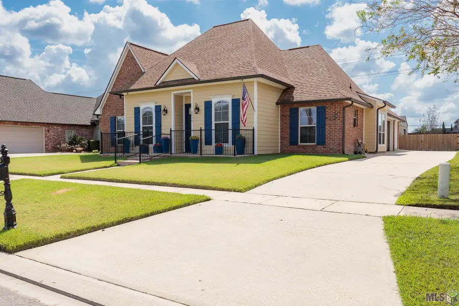 2034 Pointe South Dr, Zachary, LA 70791 - #3