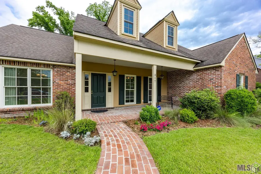 317 W Woodstone Ct, Baton Rouge, LA 70808 - #2