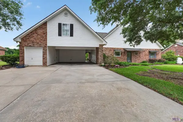 13776 Bayou Terrace Dr, St. Amant, LA 70774