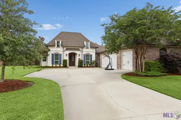 16094 Redstone Dr, Pride, LA 70770