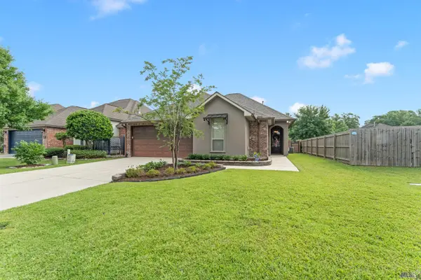 25368 Lake George Dr, Denham Springs, LA 70726