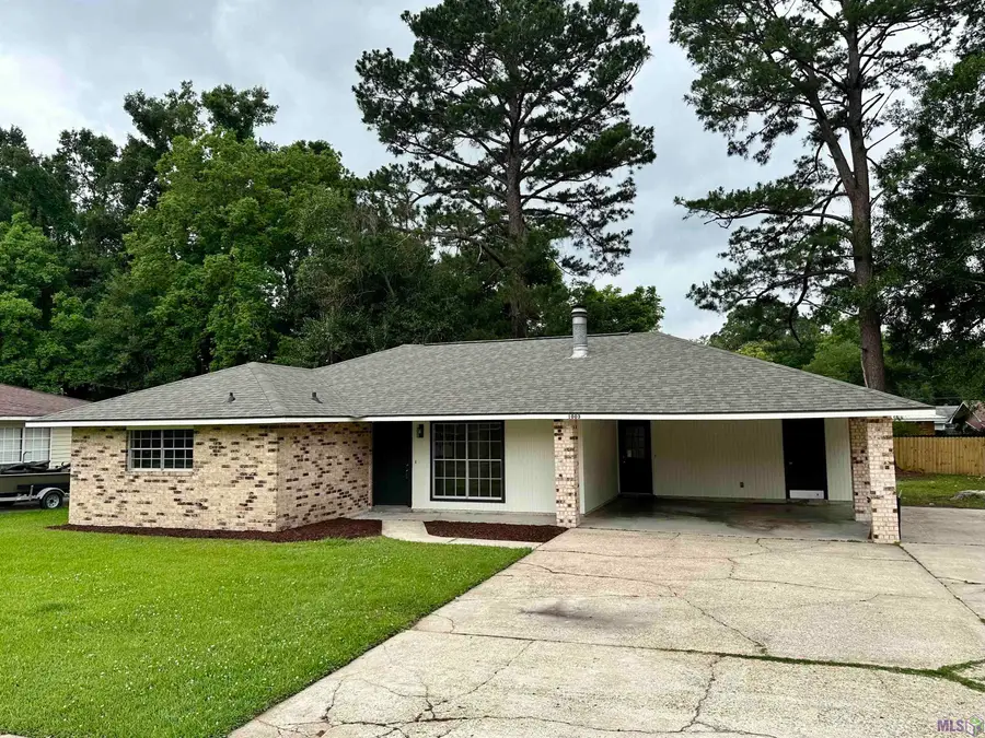 1003 S Augusta Ave, Gonzales, LA 70737 - #2