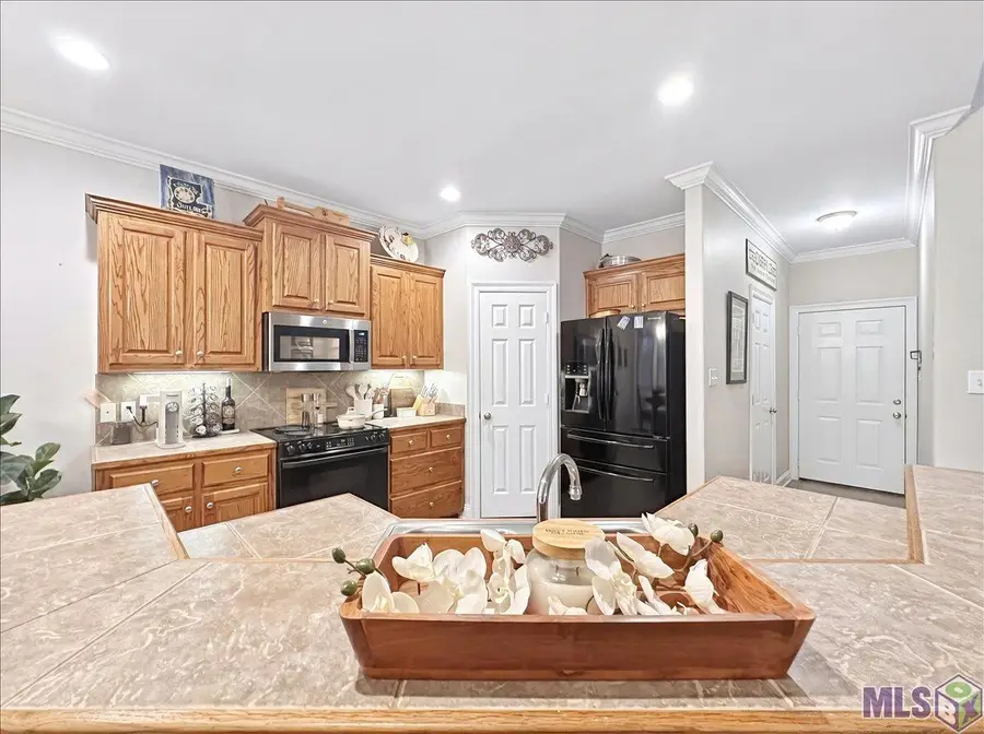 33902 Renee Dr, Denham Springs, LA 70706 - #3