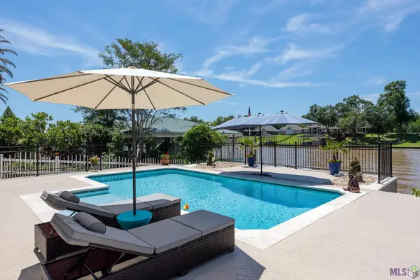 12373 Home Port Dr, Maurepas, LA 70449