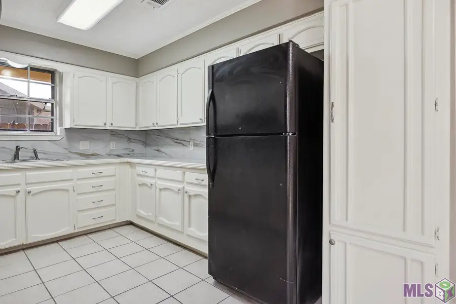 9853 Hawthorne Dr, Baton Rouge, LA 70809 - #3