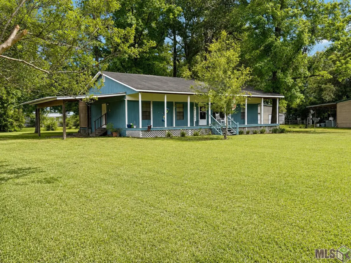 21042 Holmes Dr, Central, LA 70791 - #1