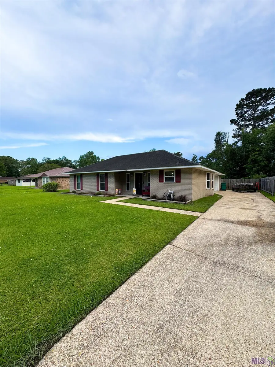 8994 Cedar Springs Ave, Denham Springs, LA 70726 - #3