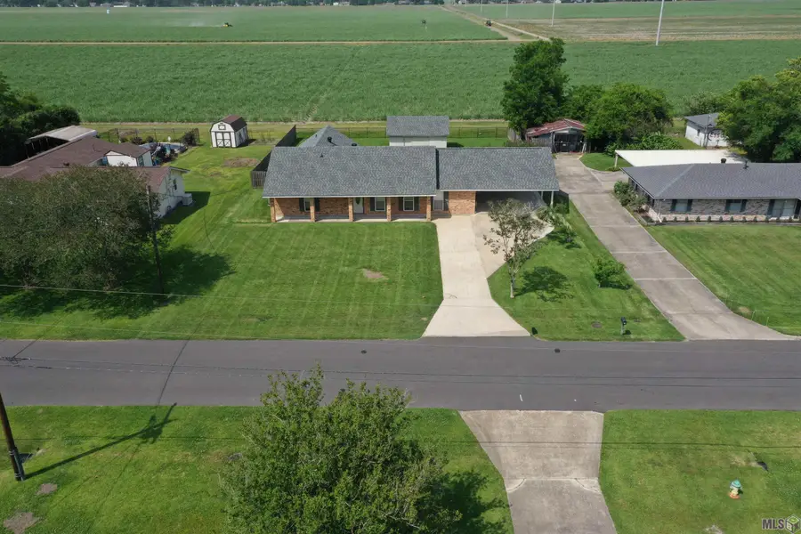 670 Venzule Dr, Brusly, LA 70719 - #3