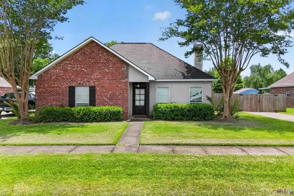 1368 Buffalo Hollow Ct, Zachary, LA 70791