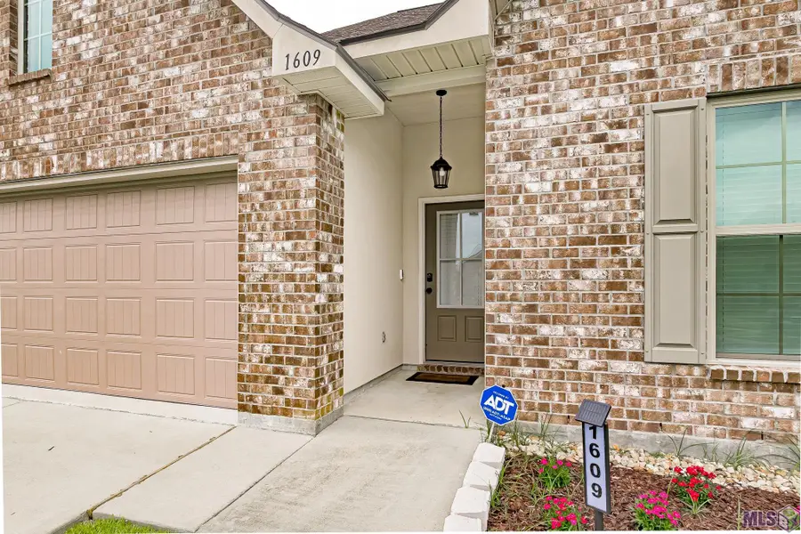 1609 Rangeland Ave, Zachary, LA 70791 - #2