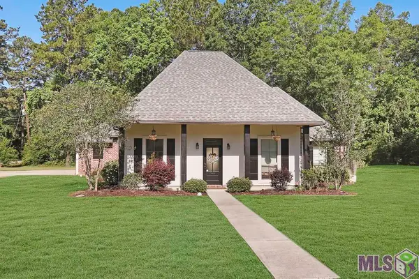 29407 Preston Pointe Dr, Livingston, LA 70754