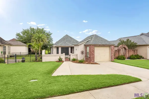 5491 Green Park Dr, Gonzales, LA 70737