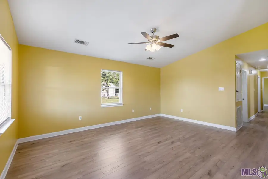 26293 Riverscape Dr, Springfield, LA 70462 - #2