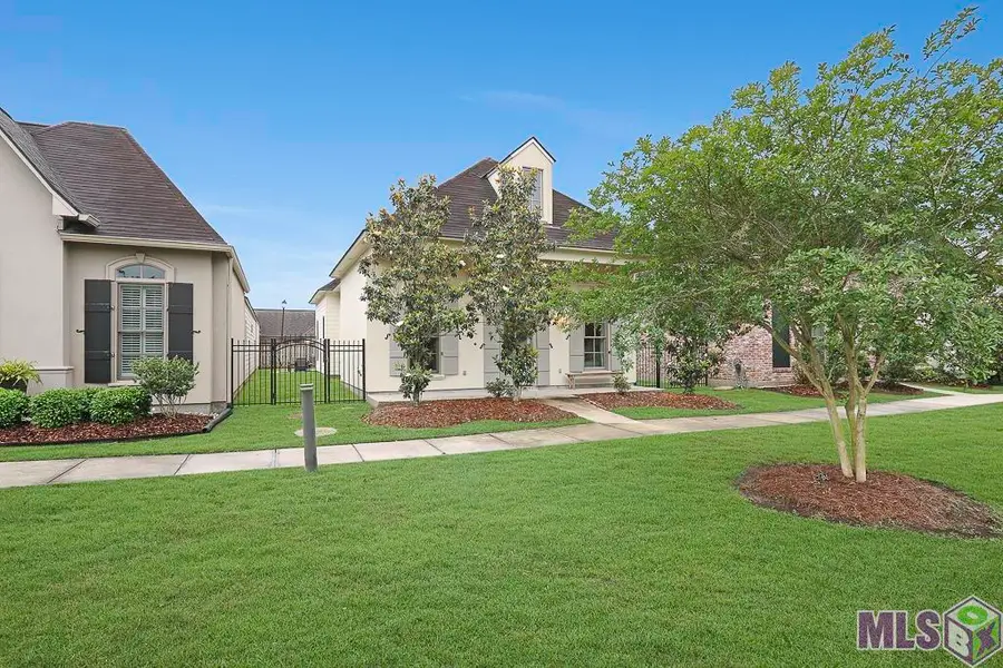 2867 Lago Ln, Baton Rouge, LA 70810 - #2