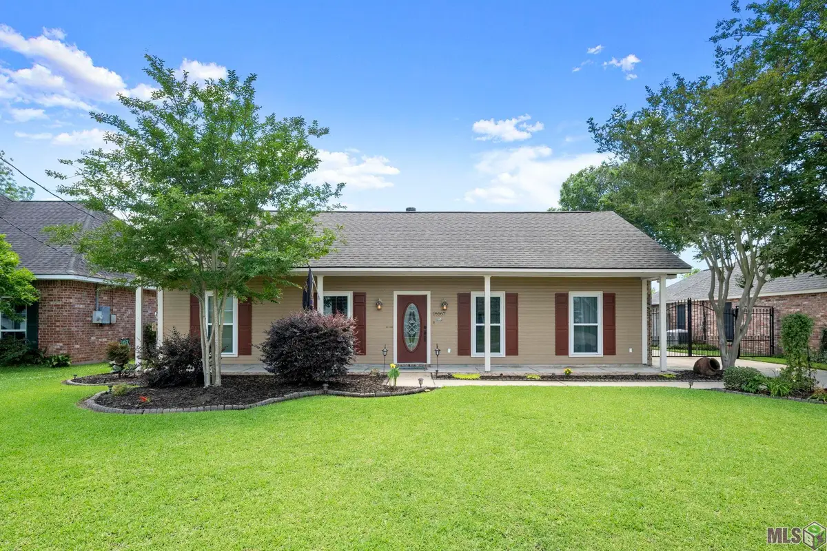 18567 White Oak Dr, Prairieville, LA 70769 - #1