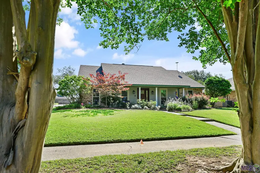 9979 Hackberry Dr, Baton Rouge, LA 70809 - #2