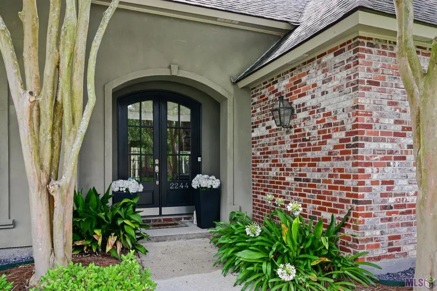 2244 Springlake Dr, Baton Rouge, LA 70810 - #2