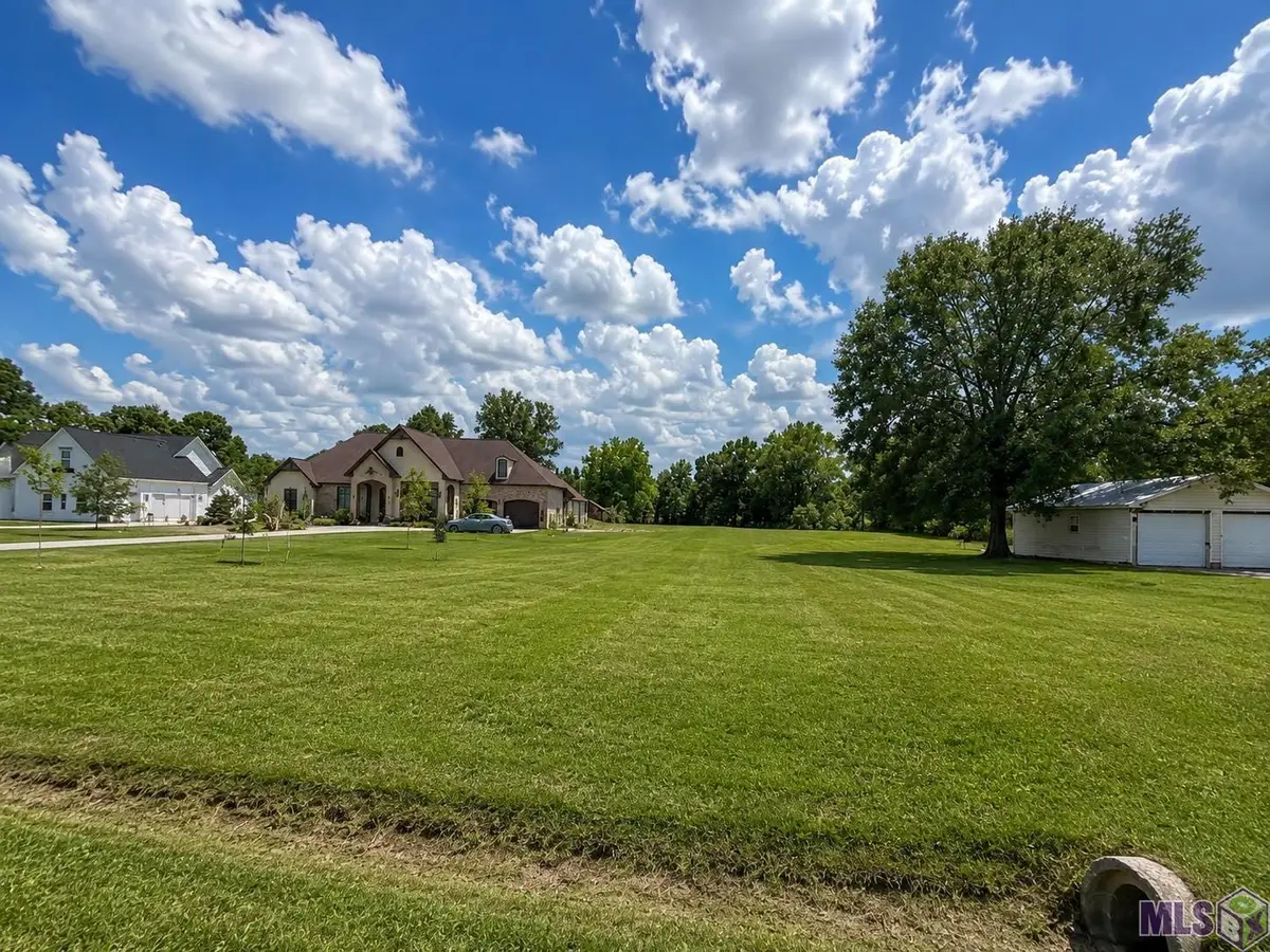 37075 Miller Rd, Prairieville, LA 70769 - #1