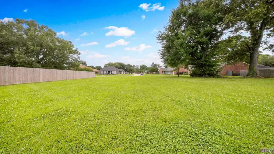 1805 E Carriage House Dr, Baton Rouge, LA 70815 - #2