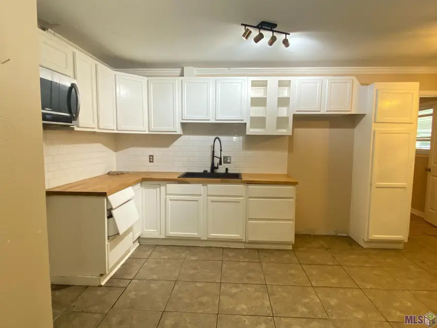 9500 Dabney Dr, Denham Springs, LA 70726 - #3