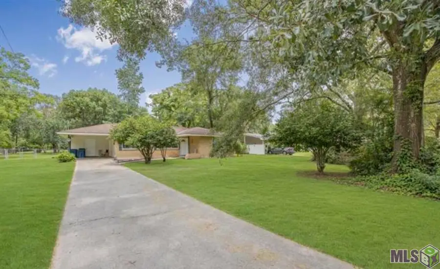 1542 N Woodcrest Ave, Denham Springs, LA 70726 - #2