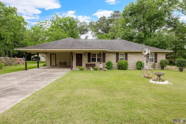 12241 Oakline Acres, St. Amant, LA 70774