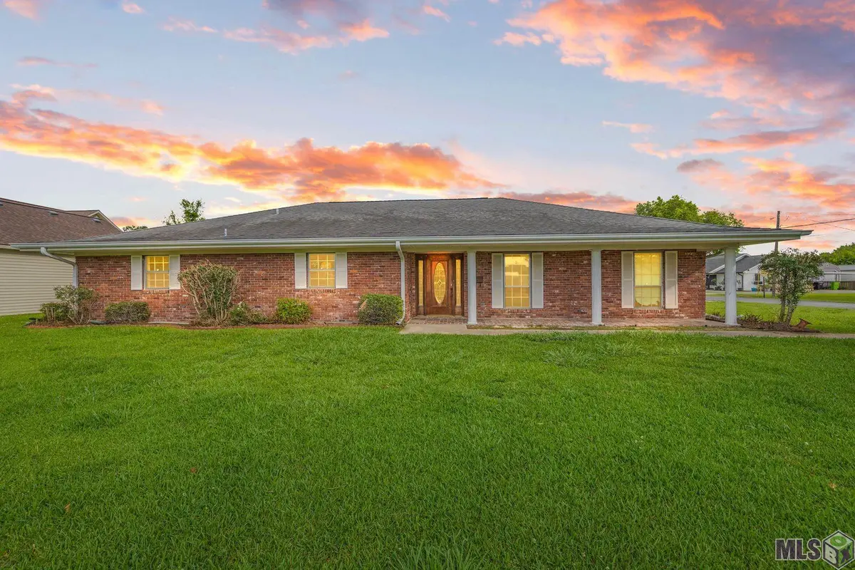 1413 St Charles St, Breaux Bridge, LA 70517 - #1