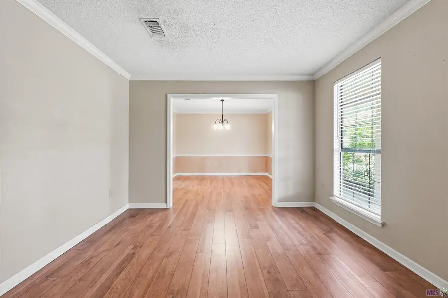 5654 Vicksburg Dr, Baton Rouge, LA 70817 - #3