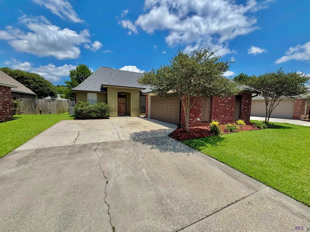 10073 Chanel Dr, Denham Springs, LA 70706 - #1