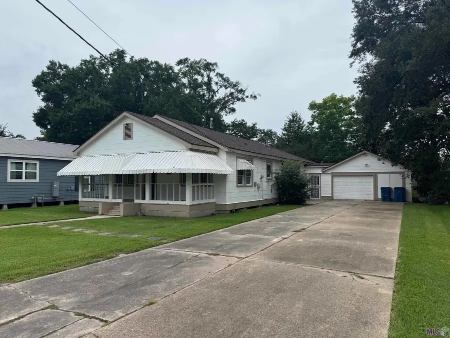 734 Maryland Ave, Port Allen, LA 70767 - #2