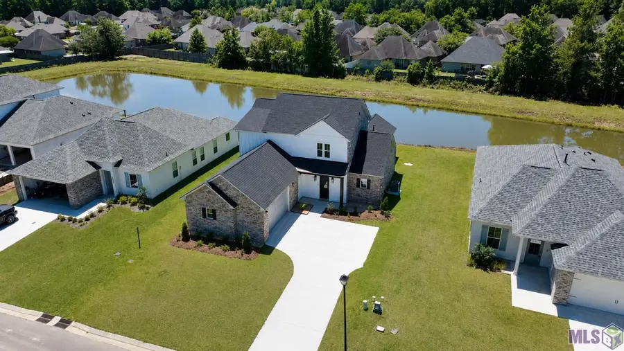 10480 High Point Dr, Denham Springs, LA 70706 - #2