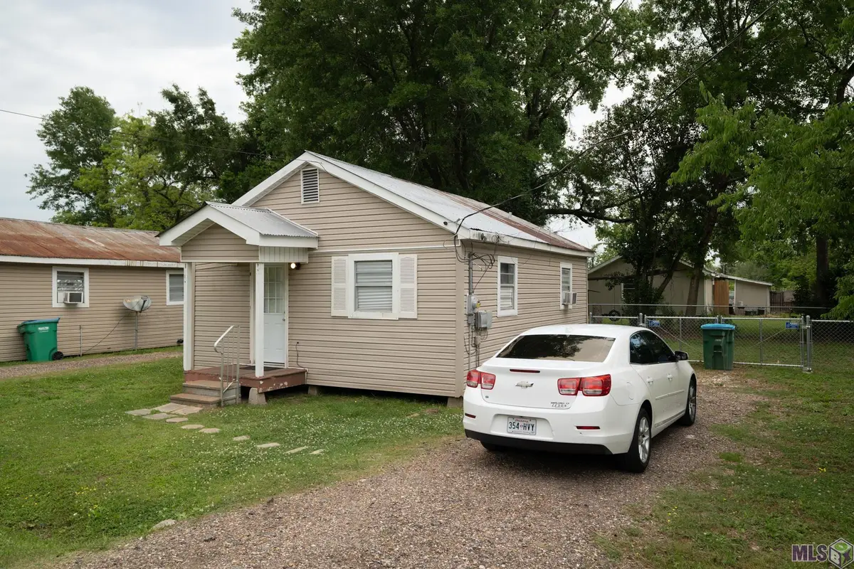 1216 N Willow Ave, Gonzales, LA 70737 - #1
