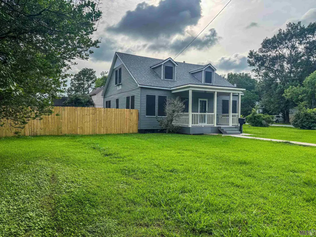 825 N Ave H, Crowley, LA 70526 - #1