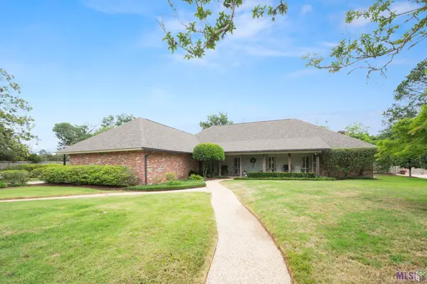 8792 W Fairway Dr, Baton Rouge, LA 70809