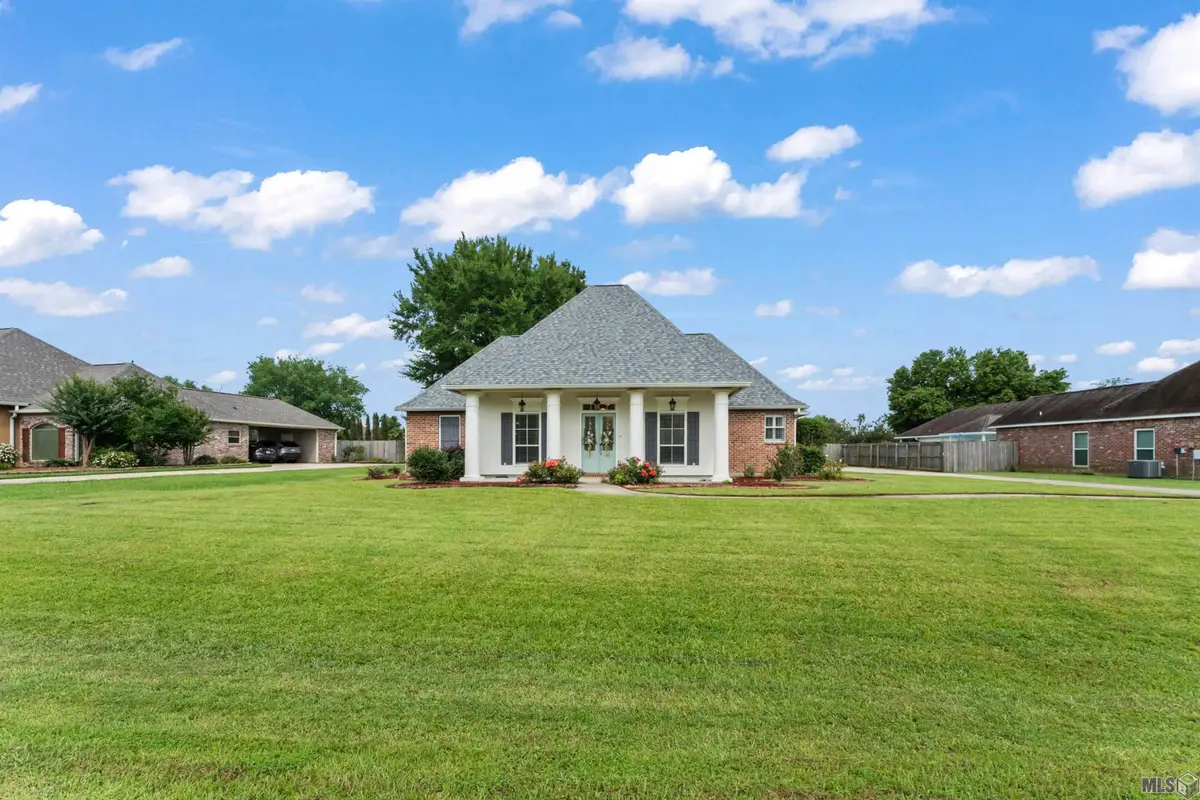 36494 Page Dr, Denham Springs, LA 70706 - #1