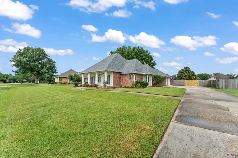 36494 Page Dr, Denham Springs, LA 70706 - #2