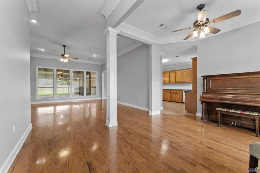 36494 Page Dr, Denham Springs, LA 70706 - #3