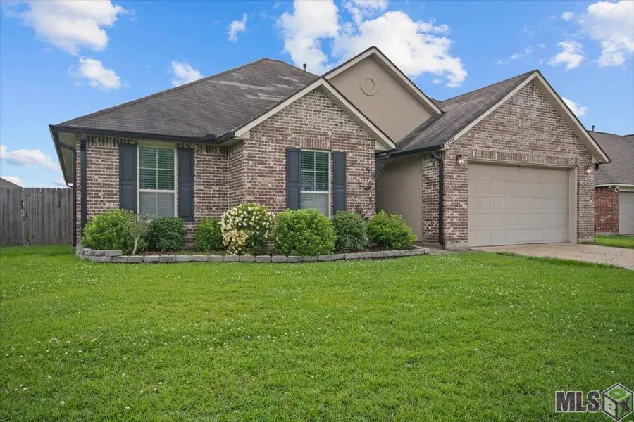 23225 Conifer Dr, Denham Springs, LA 70726 - #2