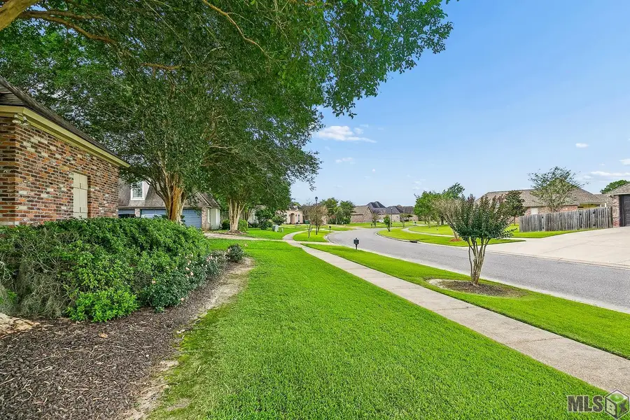 4116 Lake Point Ave, Zachary, LA 70791 - #3