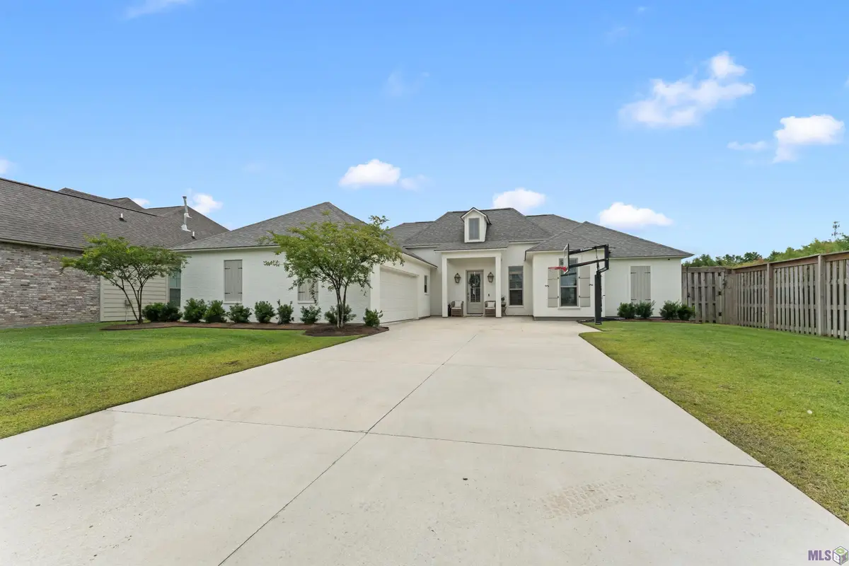 581 White Egret Dr, Saint George, LA 70810 - #1