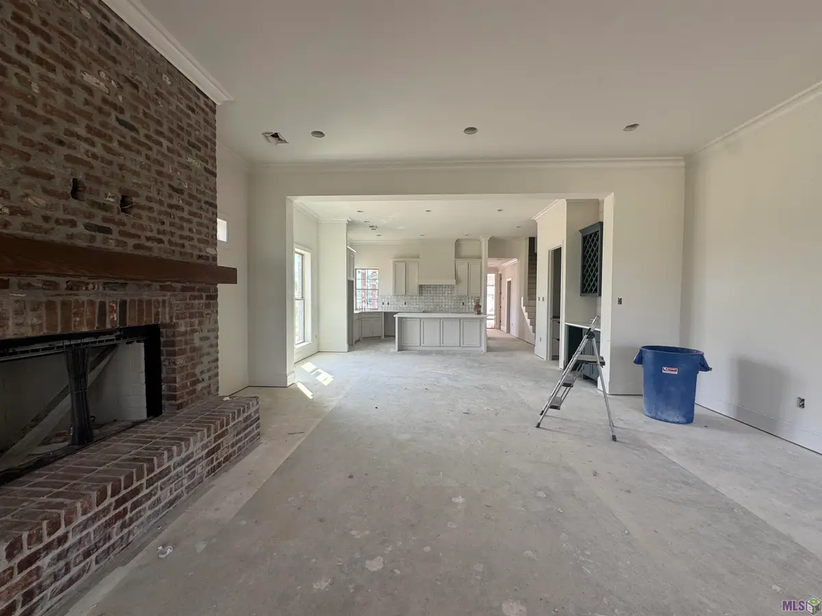 26352 Somerset Hills Ct, Denham Springs, LA 70726 - #1